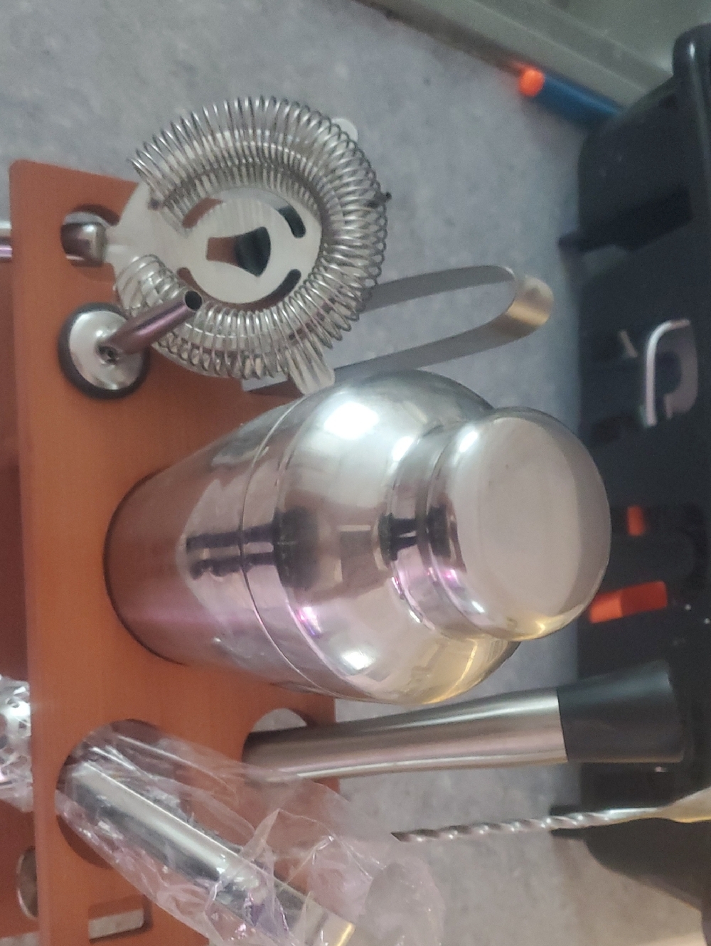 Stainless Steel Cocktail Shaker Set in Silver Nwot